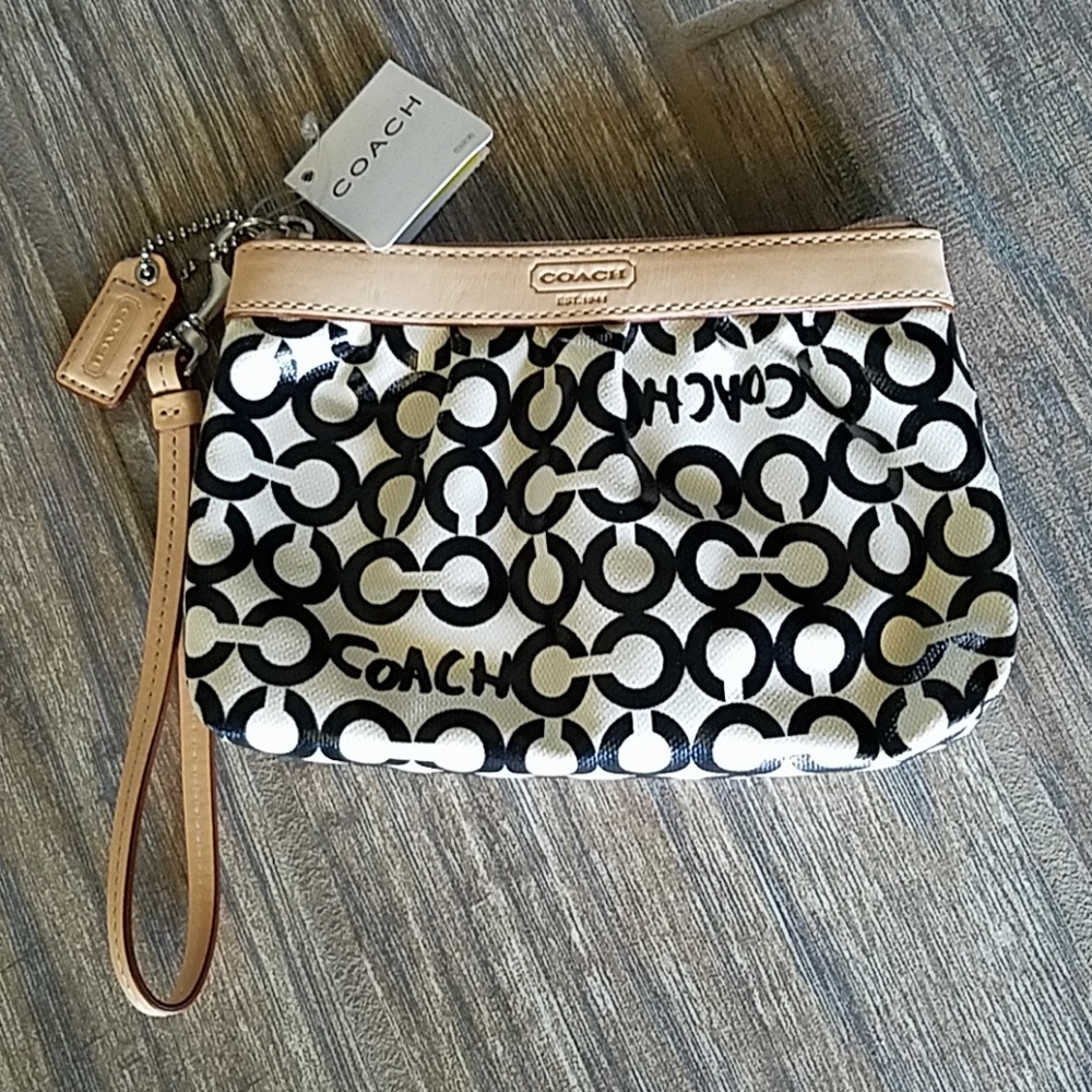Nwt Coach vinyl wristlet